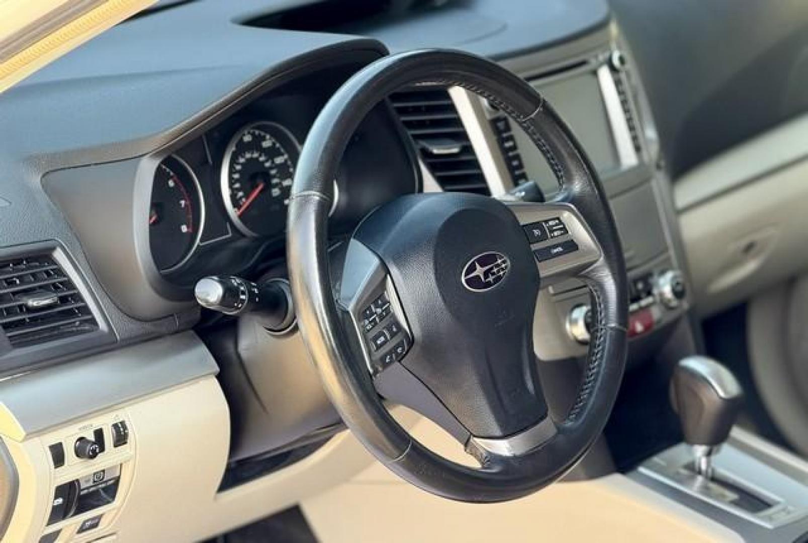 2013 WHITE SUBARU OUTBACK (4S4BRCCC0D3) with an H4,2.5L(152 CID),DOHC engine, AUTOMATIC transmission, located at 14600 Frazho Road, Warren, MI, 48089, (586) 776-3400, 42.485996, -82.974220 - Photo#8