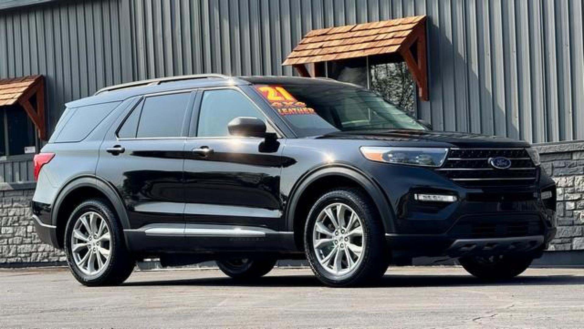 2021 BLACK FORD EXPLORER (1FMSK8DH1MG) with an L4,2.3L(140 CID),DOHC engine, AUTOMATIC transmission, located at 14600 Frazho Road, Warren, MI, 48089, (586) 776-3400, 42.485996, -82.974220 - Photo#3