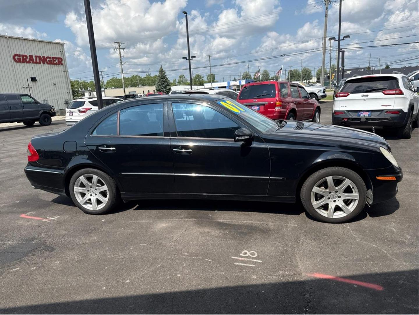 2007 BLACK MERCEDES BENZ E350 (WDBUF56X47B) with an V6,3.5L(213 CID),DOHC engine, AUTOMATIC transmission, located at 14600 Frazho Road, Warren, MI, 48089, (586) 776-3400, 42.485996, -82.974220 - Photo#3