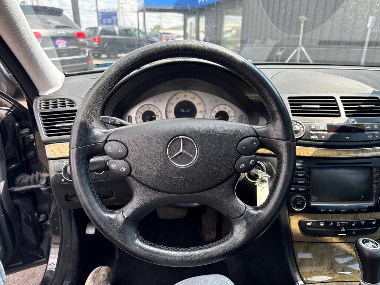 2007 BLACK MERCEDES BENZ E350 (WDBUF56X47B) with an V6,3.5L(213 CID),DOHC engine, AUTOMATIC transmission, located at 14600 Frazho Road, Warren, MI, 48089, (586) 776-3400, 42.485996, -82.974220 - Photo#16