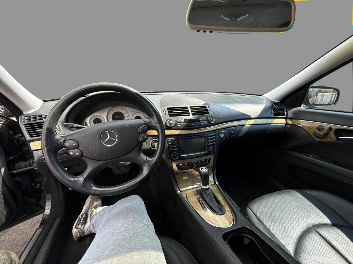 2007 BLACK MERCEDES BENZ E350 (WDBUF56X47B) with an V6,3.5L(213 CID),DOHC engine, AUTOMATIC transmission, located at 14600 Frazho Road, Warren, MI, 48089, (586) 776-3400, 42.485996, -82.974220 - Photo#21