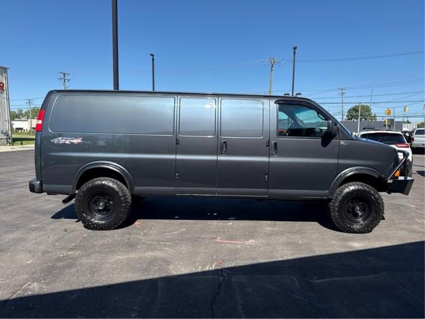 2015 DK GRAY CHEVROLET EXPRESS 3500 (1GCZGUCG6F1) with an V8,6.0L(364 CID),OHV engine, AUTOMATIC transmission, located at 14600 Frazho Road, Warren, MI, 48089, (586) 776-3400, 42.485996, -82.974220 - Photo#3