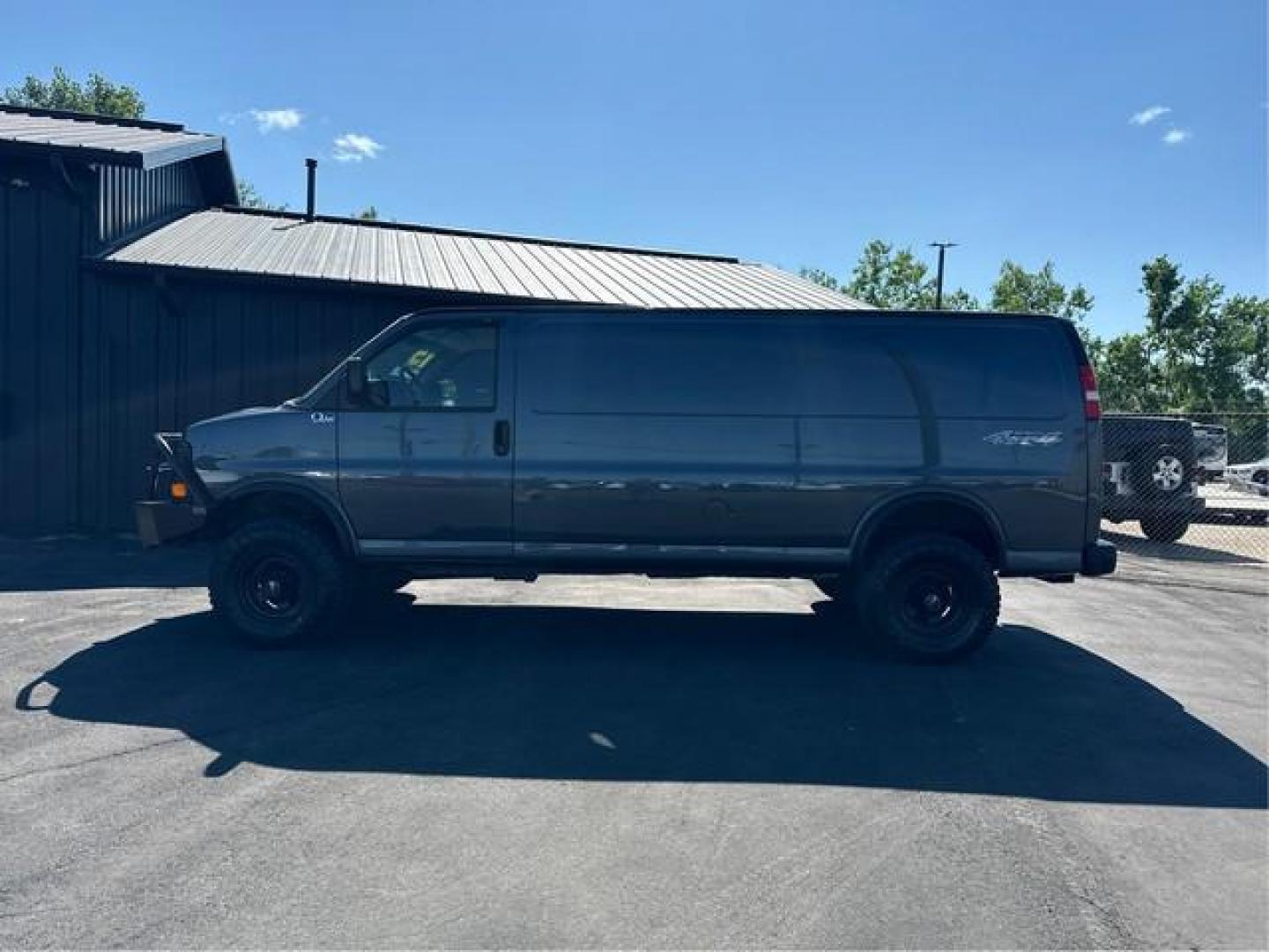 2015 DK GRAY CHEVROLET EXPRESS 3500 (1GCZGUCG6F1) with an V8,6.0L(364 CID),OHV engine, AUTOMATIC transmission, located at 14600 Frazho Road, Warren, MI, 48089, (586) 776-3400, 42.485996, -82.974220 - Photo#7