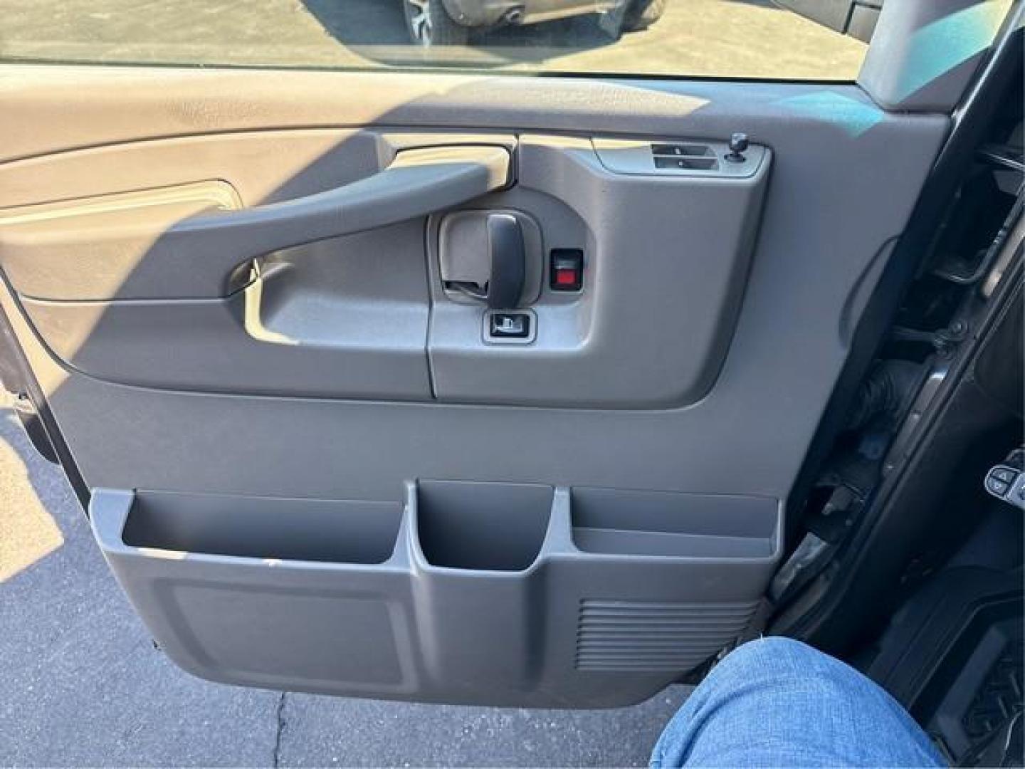 2015 DK GRAY CHEVROLET EXPRESS 3500 (1GCZGUCG6F1) with an V8,6.0L(364 CID),OHV engine, AUTOMATIC transmission, located at 14600 Frazho Road, Warren, MI, 48089, (586) 776-3400, 42.485996, -82.974220 - Photo#15