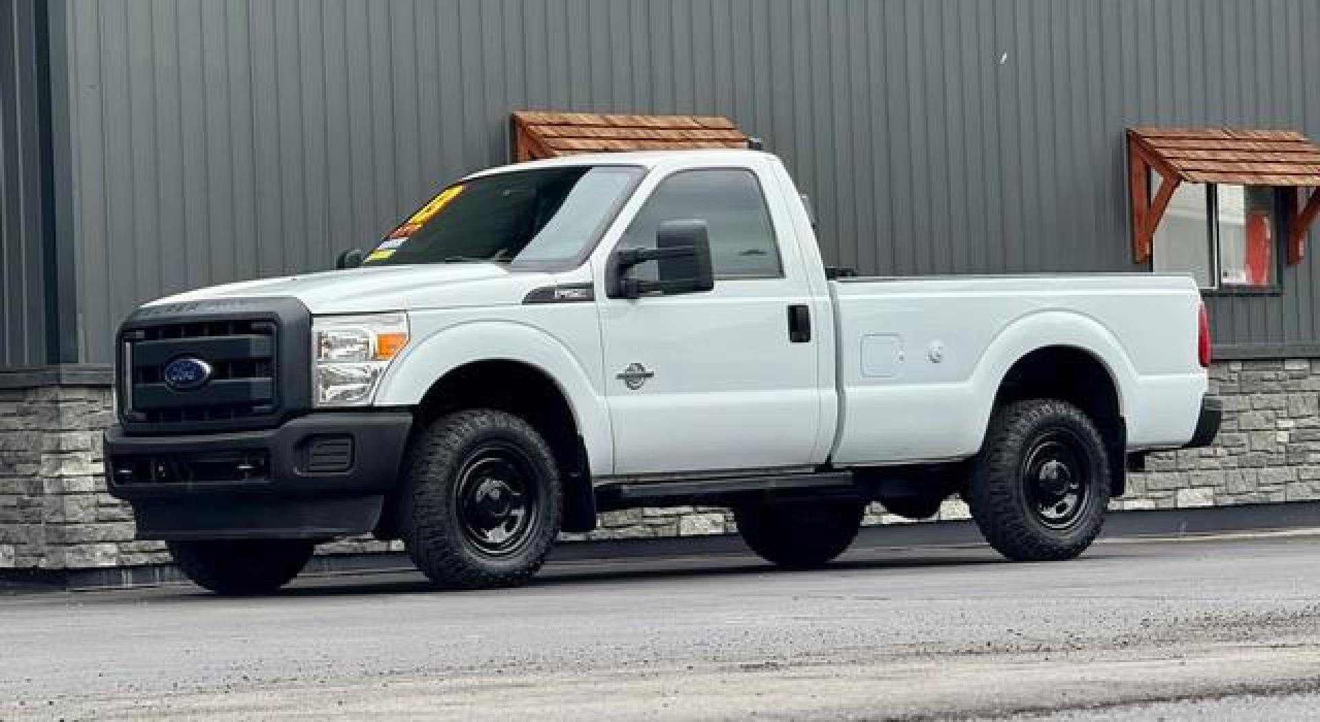 2013 WHITE FORD F-250 SUPER DUTY (1FTBF2BT1DE) with an V8,6.7L(406 CID),OHV engine, AUTOMATIC transmission, located at 14600 Frazho Road, Warren, MI, 48089, (586) 776-3400, 42.485996, -82.974220 - Photo#1