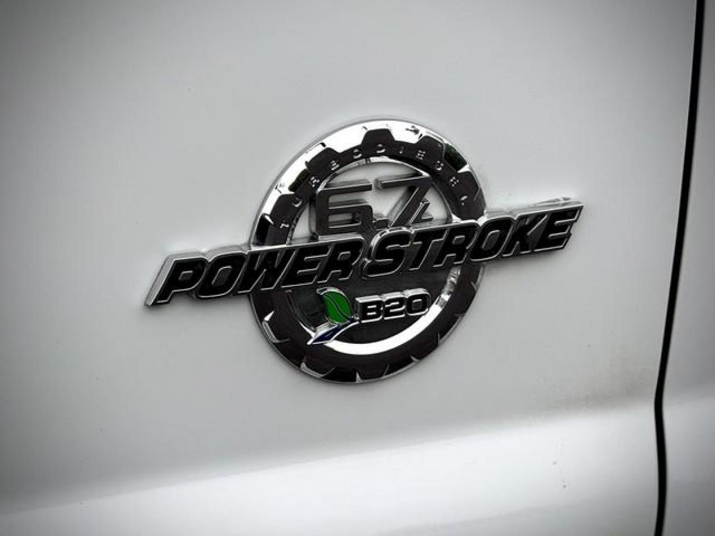 2013 WHITE FORD F-250 SUPER DUTY (1FTBF2BT1DE) with an V8,6.7L(406 CID),OHV engine, AUTOMATIC transmission, located at 14600 Frazho Road, Warren, MI, 48089, (586) 776-3400, 42.485996, -82.974220 - Photo#6