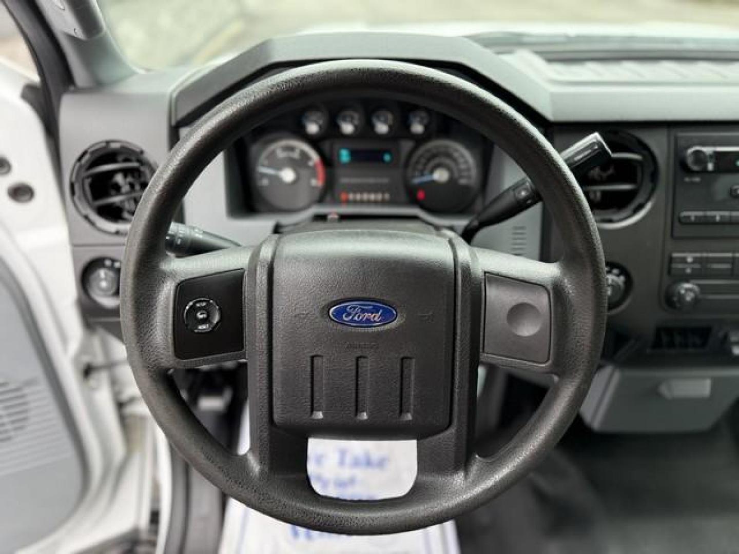 2013 WHITE FORD F-250 SUPER DUTY (1FTBF2BT1DE) with an V8,6.7L(406 CID),OHV engine, AUTOMATIC transmission, located at 14600 Frazho Road, Warren, MI, 48089, (586) 776-3400, 42.485996, -82.974220 - Photo#9