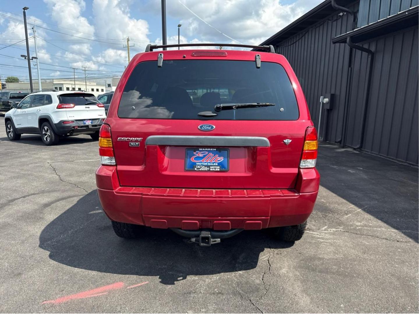 2007 RED FORD ESCAPE (1FMYU03147K) with an V6,3.0L(181 CID),DOHC engine, AUTOMATIC transmission, located at 14600 Frazho Road, Warren, MI, 48089, (586) 776-3400, 42.485996, -82.974220 - Photo#5