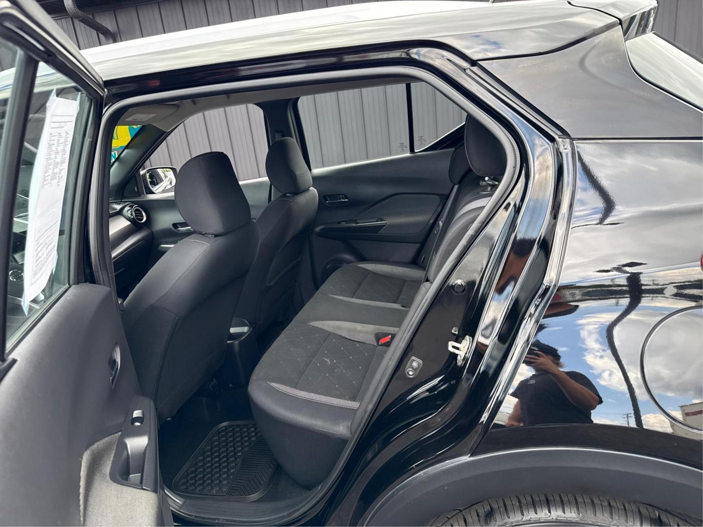 2020 BLACK NISSAN KICKS (3N1CP5CV3LL) with an L4,1.6L(98 CID), engine, AUTOMATIC transmission, located at 14600 Frazho Road, Warren, MI, 48089, (586) 776-3400, 42.485996, -82.974220 - Photo#9