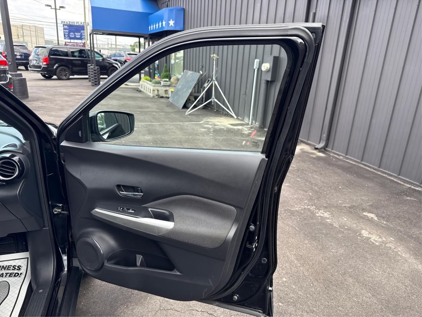 2020 BLACK NISSAN KICKS (3N1CP5CV3LL) with an L4,1.6L(98 CID), engine, AUTOMATIC transmission, located at 14600 Frazho Road, Warren, MI, 48089, (586) 776-3400, 42.485996, -82.974220 - Photo#19