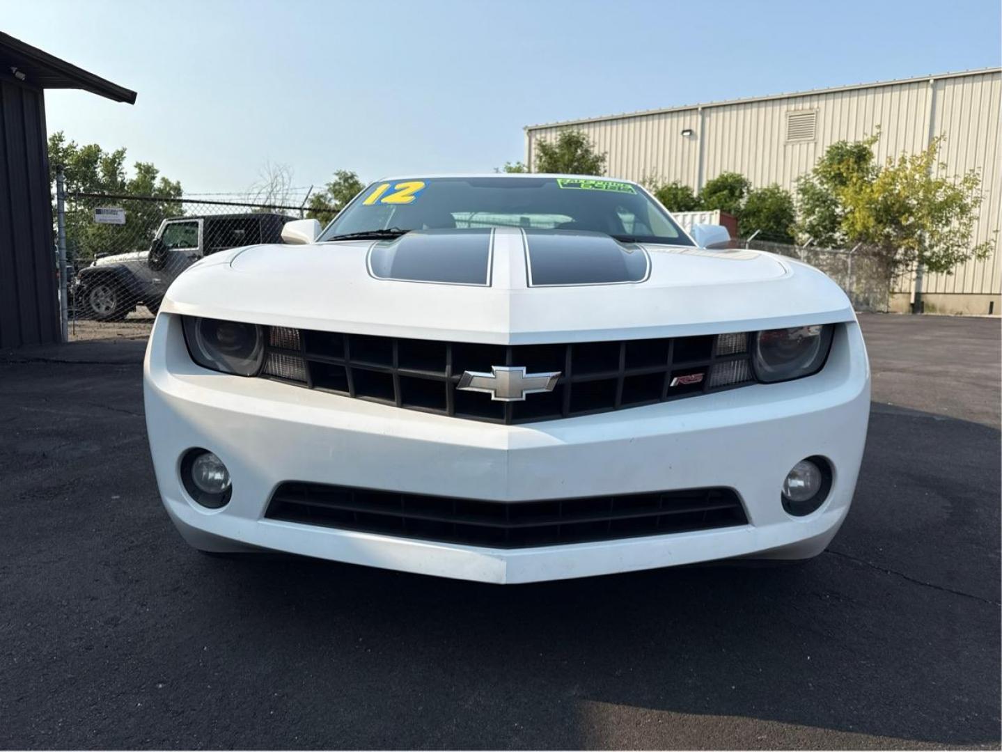 2012 WHITE CHEVROLET CAMARO (2G1FF1E33C9) with an V6,3.6L(217 CID),DOHC engine, AUTOMATIC transmission, located at 14600 Frazho Road, Warren, MI, 48089, (586) 776-3400, 42.485996, -82.974220 - Photo#1