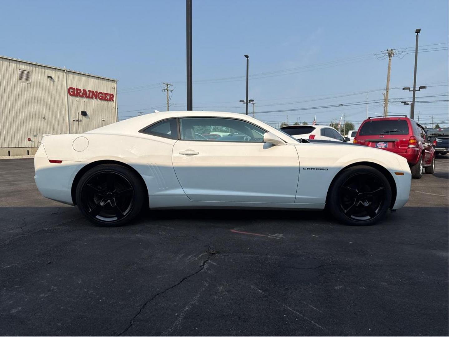 2012 WHITE CHEVROLET CAMARO (2G1FF1E33C9) with an V6,3.6L(217 CID),DOHC engine, AUTOMATIC transmission, located at 14600 Frazho Road, Warren, MI, 48089, (586) 776-3400, 42.485996, -82.974220 - Photo#3