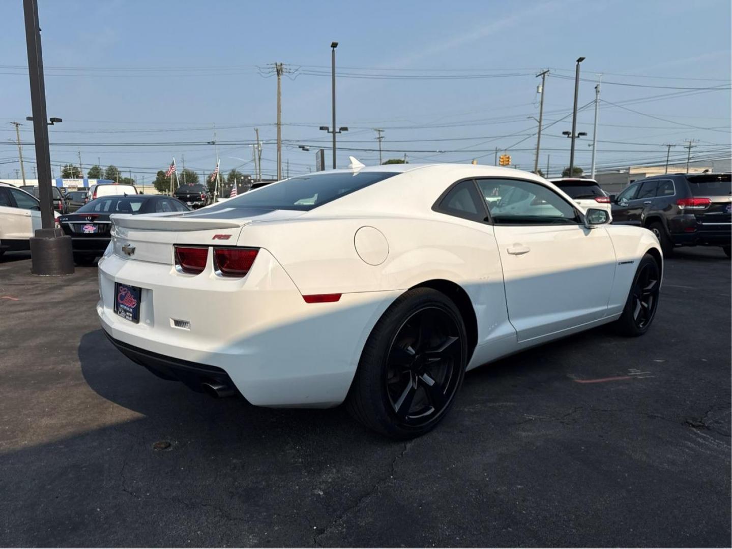2012 WHITE CHEVROLET CAMARO (2G1FF1E33C9) with an V6,3.6L(217 CID),DOHC engine, AUTOMATIC transmission, located at 14600 Frazho Road, Warren, MI, 48089, (586) 776-3400, 42.485996, -82.974220 - Photo#4