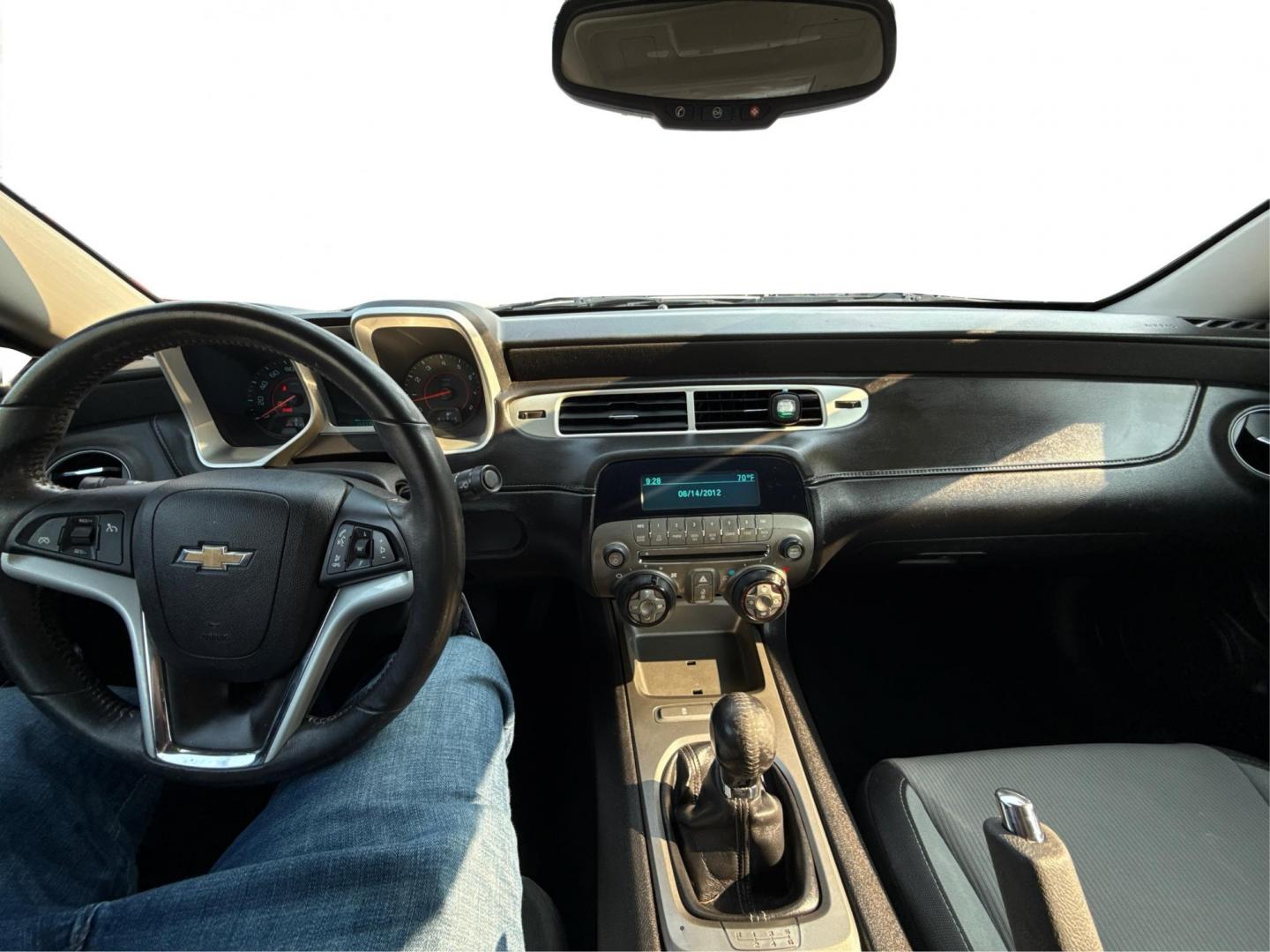 2012 WHITE CHEVROLET CAMARO (2G1FF1E33C9) with an V6,3.6L(217 CID),DOHC engine, AUTOMATIC transmission, located at 14600 Frazho Road, Warren, MI, 48089, (586) 776-3400, 42.485996, -82.974220 - Photo#14