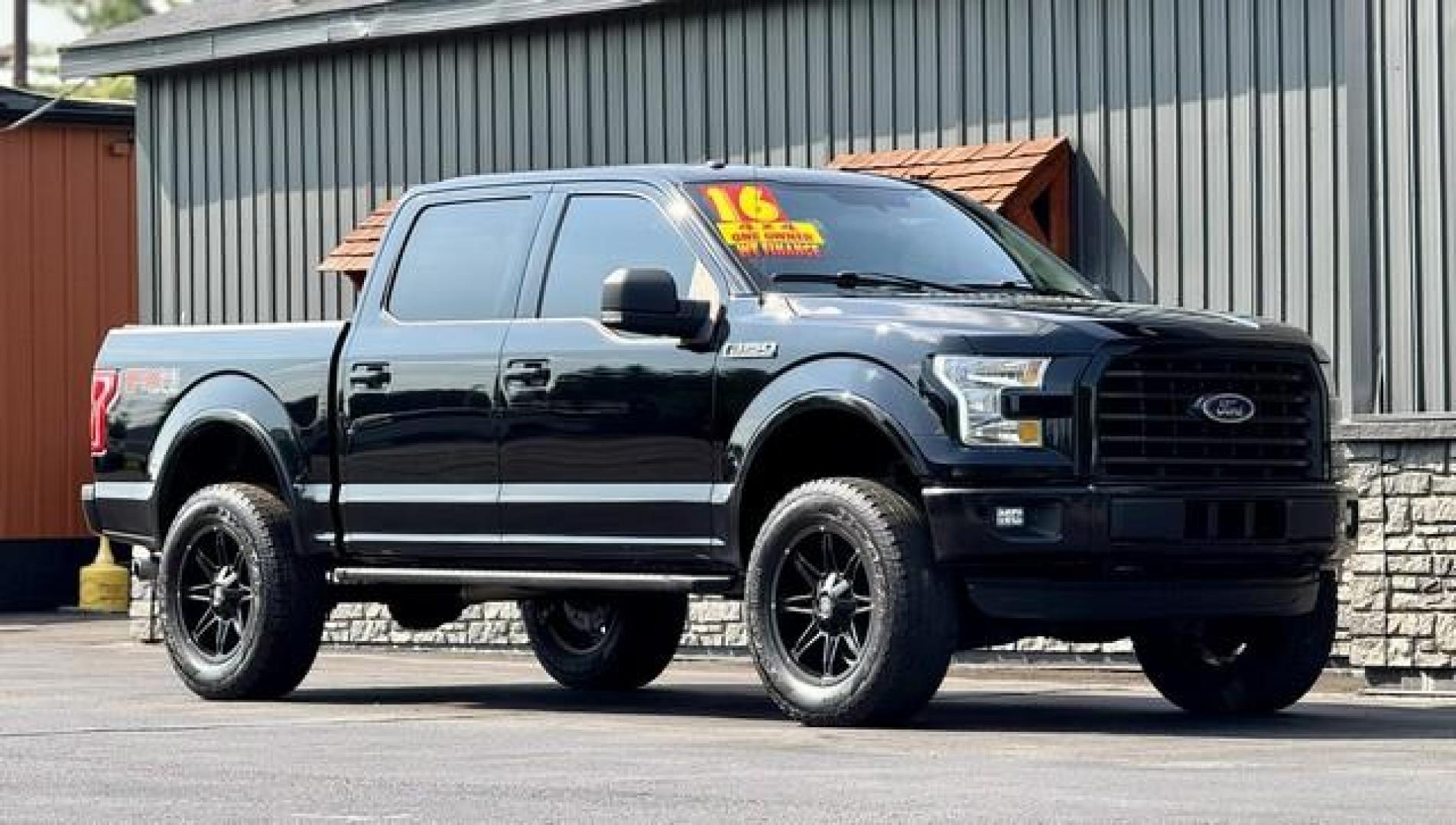 2016 BLACK FORD F-150 (1FTEW1EF0GF) with an V8,5.0L(302 CID),DOHC engine, AUTOMATIC transmission, located at 14600 Frazho Road, Warren, MI, 48089, (586) 776-3400, 42.485996, -82.974220 - Photo#4