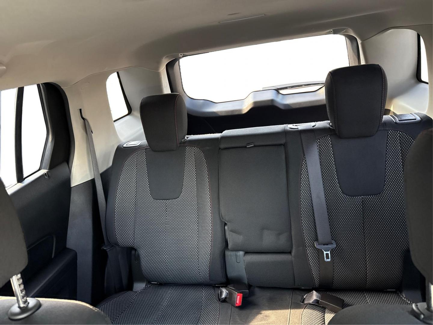 2017 WHITE GMC TERRAIN (2GKFLTEK8H6) with an L4,2.4L(145 CID),DOHC engine, AUTOMATIC transmission, located at 14600 Frazho Road, Warren, MI, 48089, (586) 776-3400, 42.485996, -82.974220 - Photo#13