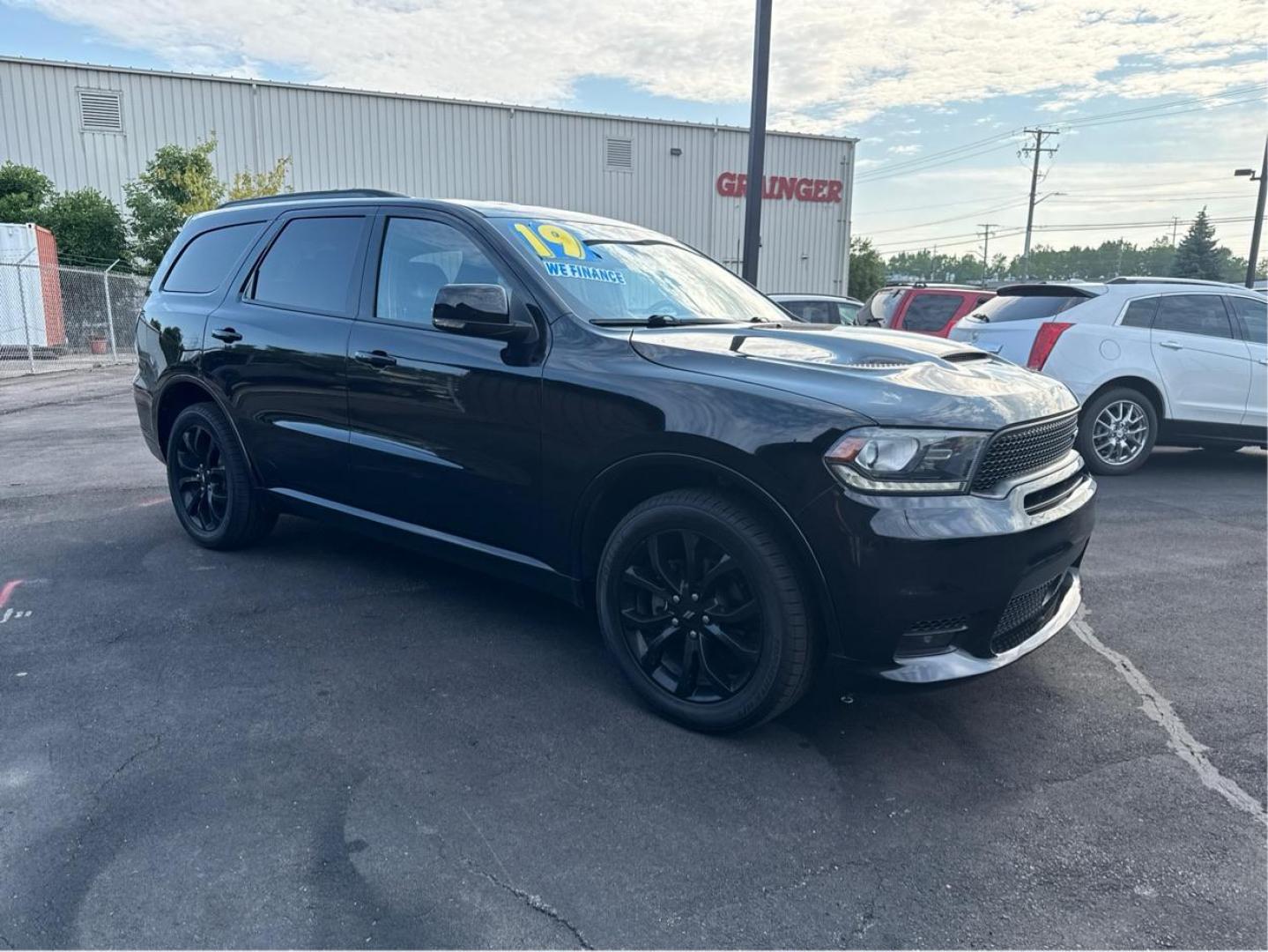 2019 BLACK METALLIC DODGE DURANGO (1C4RDJDG7KC) with an V6,3.6L(220 CID),DOHC engine, AUTOMATIC transmission, located at 14600 Frazho Road, Warren, MI, 48089, (586) 776-3400, 42.485996, -82.974220 - Photo#2