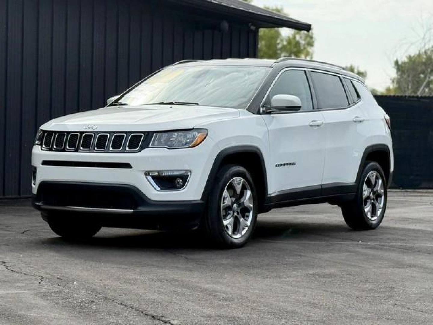 2020 WHITE JEEP COMPASS (3C4NJDCB0LT) with an L4,2.4L(144 CID), engine, AUTOMATIC transmission, located at 14600 Frazho Road, Warren, MI, 48089, (586) 776-3400, 42.485996, -82.974220 - Photo#1