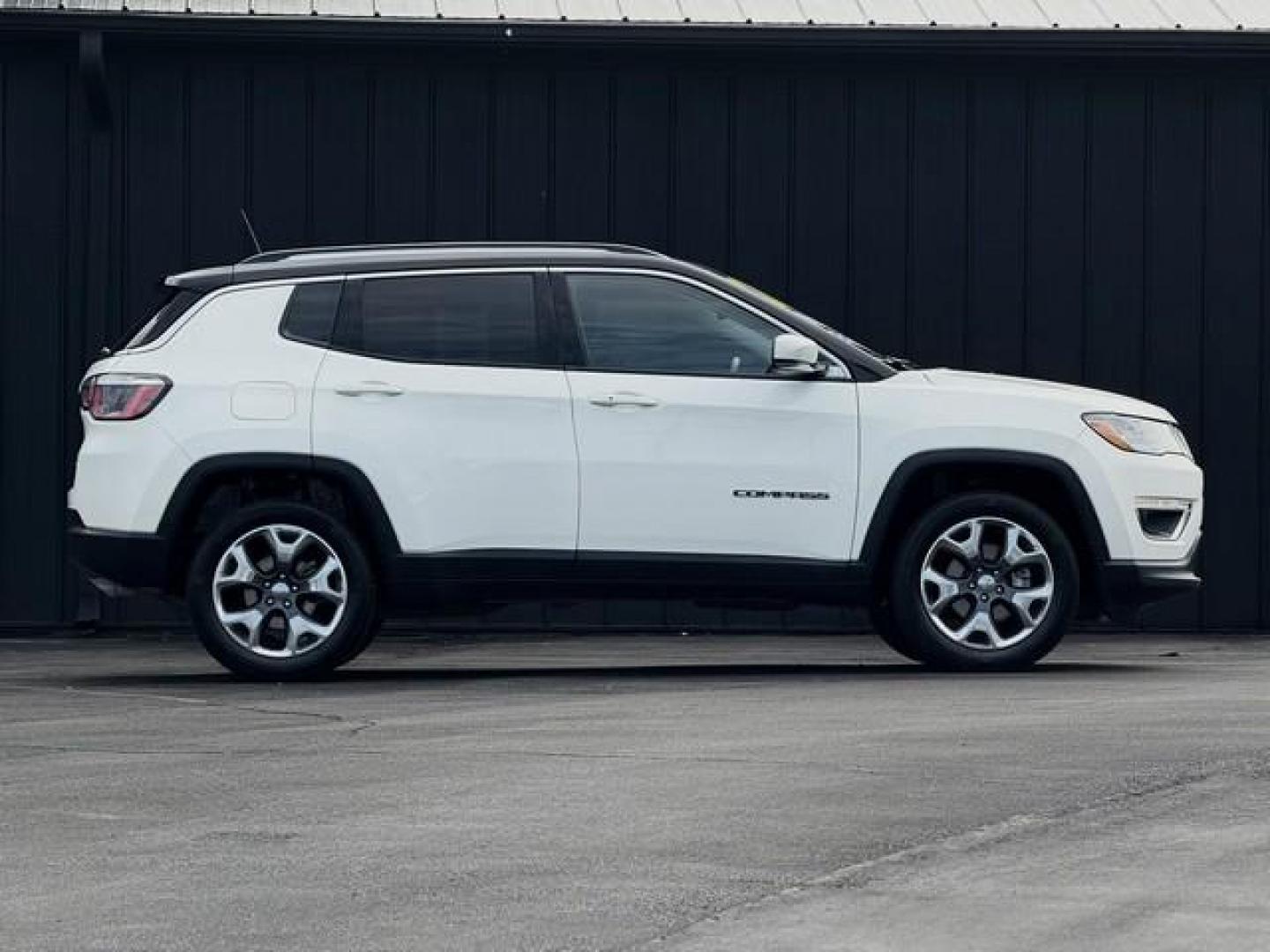 2020 WHITE JEEP COMPASS (3C4NJDCB0LT) with an L4,2.4L(144 CID), engine, AUTOMATIC transmission, located at 14600 Frazho Road, Warren, MI, 48089, (586) 776-3400, 42.485996, -82.974220 - Photo#3