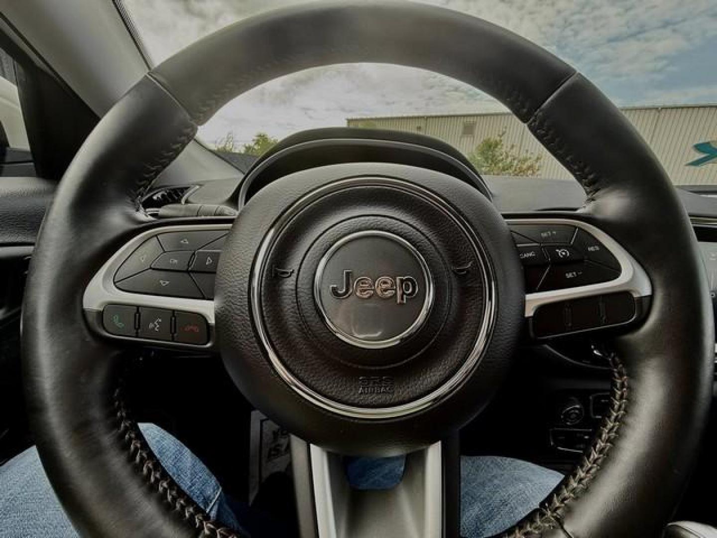 2020 WHITE JEEP COMPASS (3C4NJDCB0LT) with an L4,2.4L(144 CID), engine, AUTOMATIC transmission, located at 14600 Frazho Road, Warren, MI, 48089, (586) 776-3400, 42.485996, -82.974220 - Photo#15