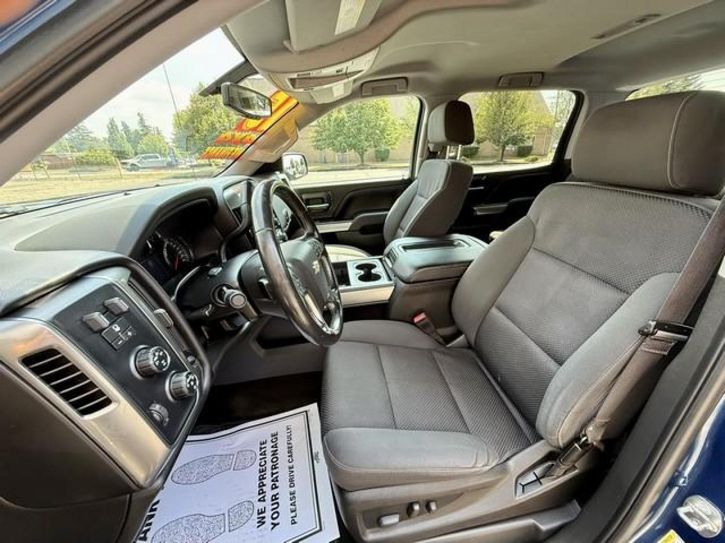 2015 BLUE CHEVROLET SILVERADO 1500 (3GCUKREC0FG) with an V8,5.3L(325 CID),OHV engine, AUTOMATIC transmission, located at 14600 Frazho Road, Warren, MI, 48089, (586) 776-3400, 42.485996, -82.974220 - Photo#6