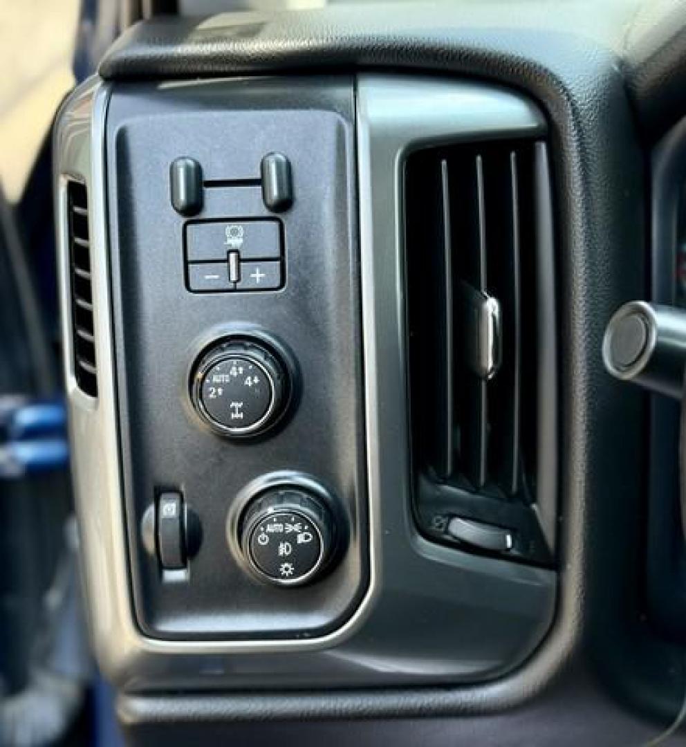 2015 BLUE CHEVROLET SILVERADO 1500 (3GCUKREC0FG) with an V8,5.3L(325 CID),OHV engine, AUTOMATIC transmission, located at 14600 Frazho Road, Warren, MI, 48089, (586) 776-3400, 42.485996, -82.974220 - Photo#12