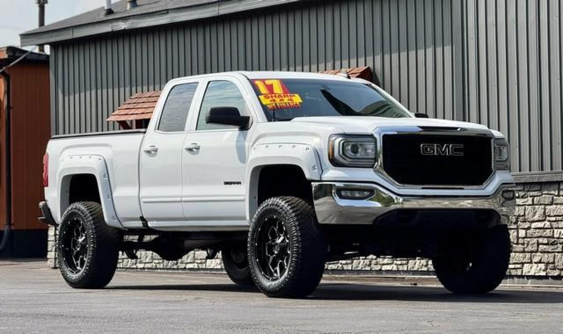 2017 WHITE GMC SIERRA 1500 (1GTV2MEC6HZ) with an V8,5.3L(325 CID),OHV engine, AUTOMATIC transmission, located at 14600 Frazho Road, Warren, MI, 48089, (586) 776-3400, 42.485996, -82.974220 - Photo#3