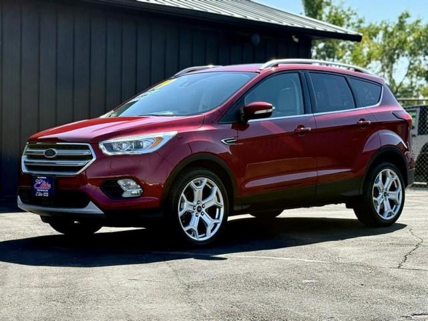2019 RUBY RED METALLIC FORD ESCAPE (1FMCU9J92KU) with an L4,2.0L(122 CID),DOHC engine, AUTOMATIC transmission, located at 14600 Frazho Road, Warren, MI, 48089, (586) 776-3400, 42.485996, -82.974220 - Photo#1