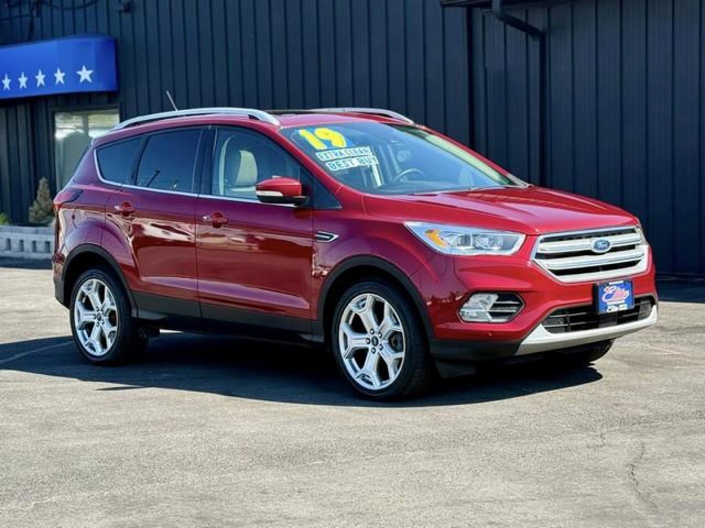 2019 RUBY RED METALLIC FORD ESCAPE (1FMCU9J92KU) with an L4,2.0L(122 CID),DOHC engine, AUTOMATIC transmission, located at 14600 Frazho Road, Warren, MI, 48089, (586) 776-3400, 42.485996, -82.974220 - Photo#3