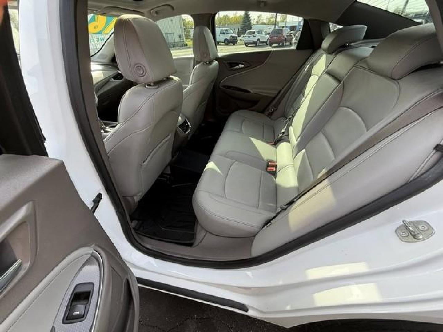 2016 WHITE CHEVROLET MALIBU (1G1ZE5ST1GF) with an L4,1.5L(91 CID),DOHC engine, AUTOMATIC transmission, located at 14600 Frazho Road, Warren, MI, 48089, (586) 776-3400, 42.485996, -82.974220 - Photo#8