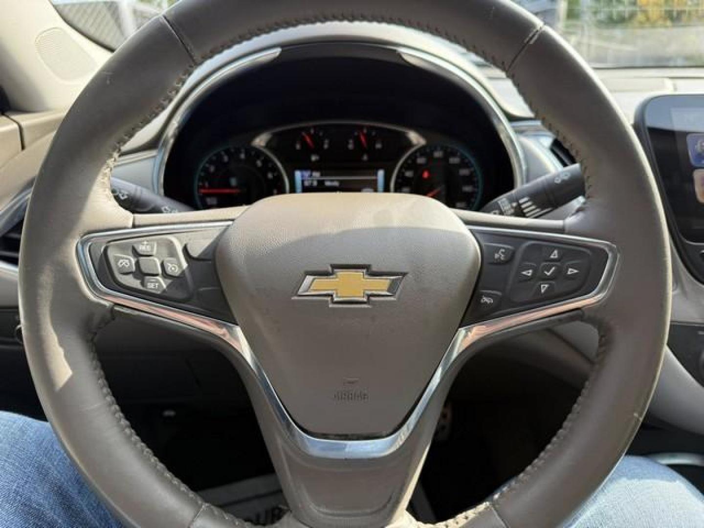 2016 WHITE CHEVROLET MALIBU (1G1ZE5ST1GF) with an L4,1.5L(91 CID),DOHC engine, AUTOMATIC transmission, located at 14600 Frazho Road, Warren, MI, 48089, (586) 776-3400, 42.485996, -82.974220 - Photo#14