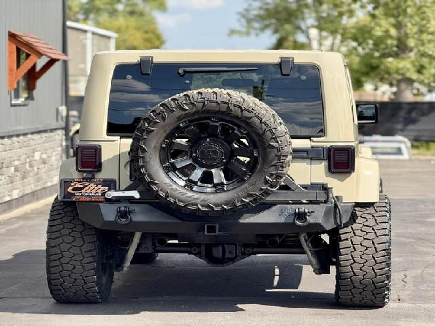 2018 GOBI JEEP WRANGLER JK (1C4BJWEG0JL) with an V6,3.6L(220 CID),DOHC engine, AUTOMATIC transmission, located at 14600 Frazho Road, Warren, MI, 48089, (586) 776-3400, 42.485996, -82.974220 - Photo#5