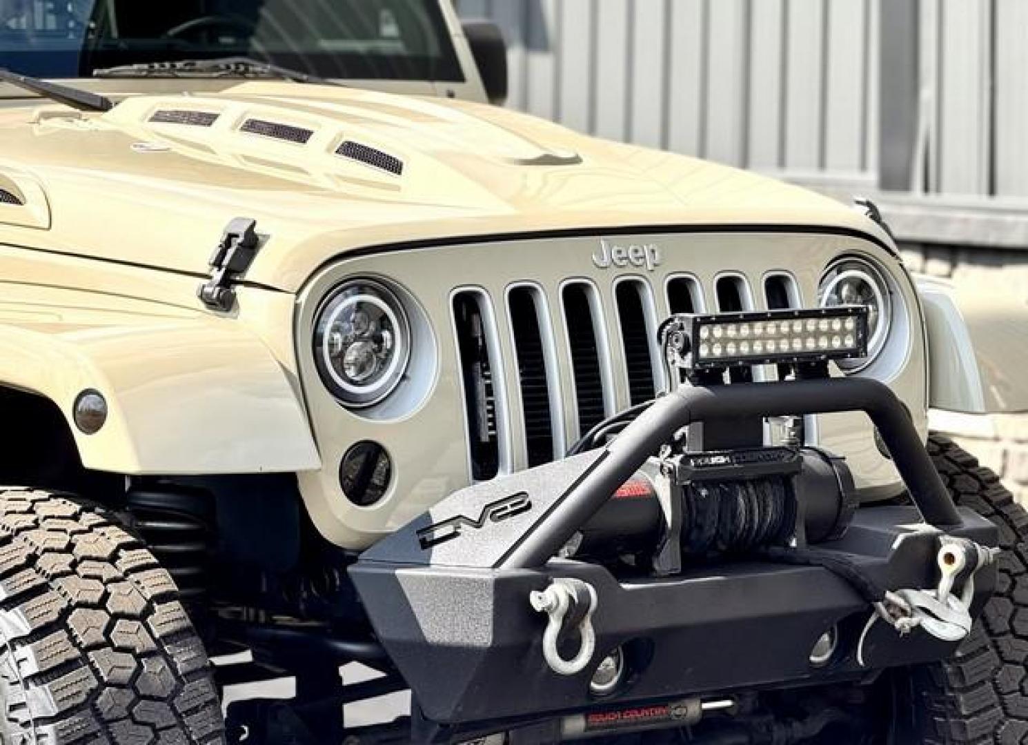 2018 GOBI JEEP WRANGLER JK (1C4BJWEG0JL) with an V6,3.6L(220 CID),DOHC engine, AUTOMATIC transmission, located at 14600 Frazho Road, Warren, MI, 48089, (586) 776-3400, 42.485996, -82.974220 - Photo#6