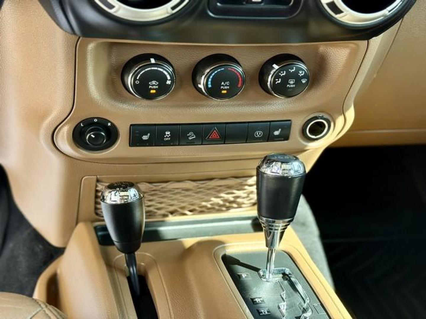 2018 GOBI JEEP WRANGLER JK (1C4BJWEG0JL) with an V6,3.6L(220 CID),DOHC engine, AUTOMATIC transmission, located at 14600 Frazho Road, Warren, MI, 48089, (586) 776-3400, 42.485996, -82.974220 - Photo#12