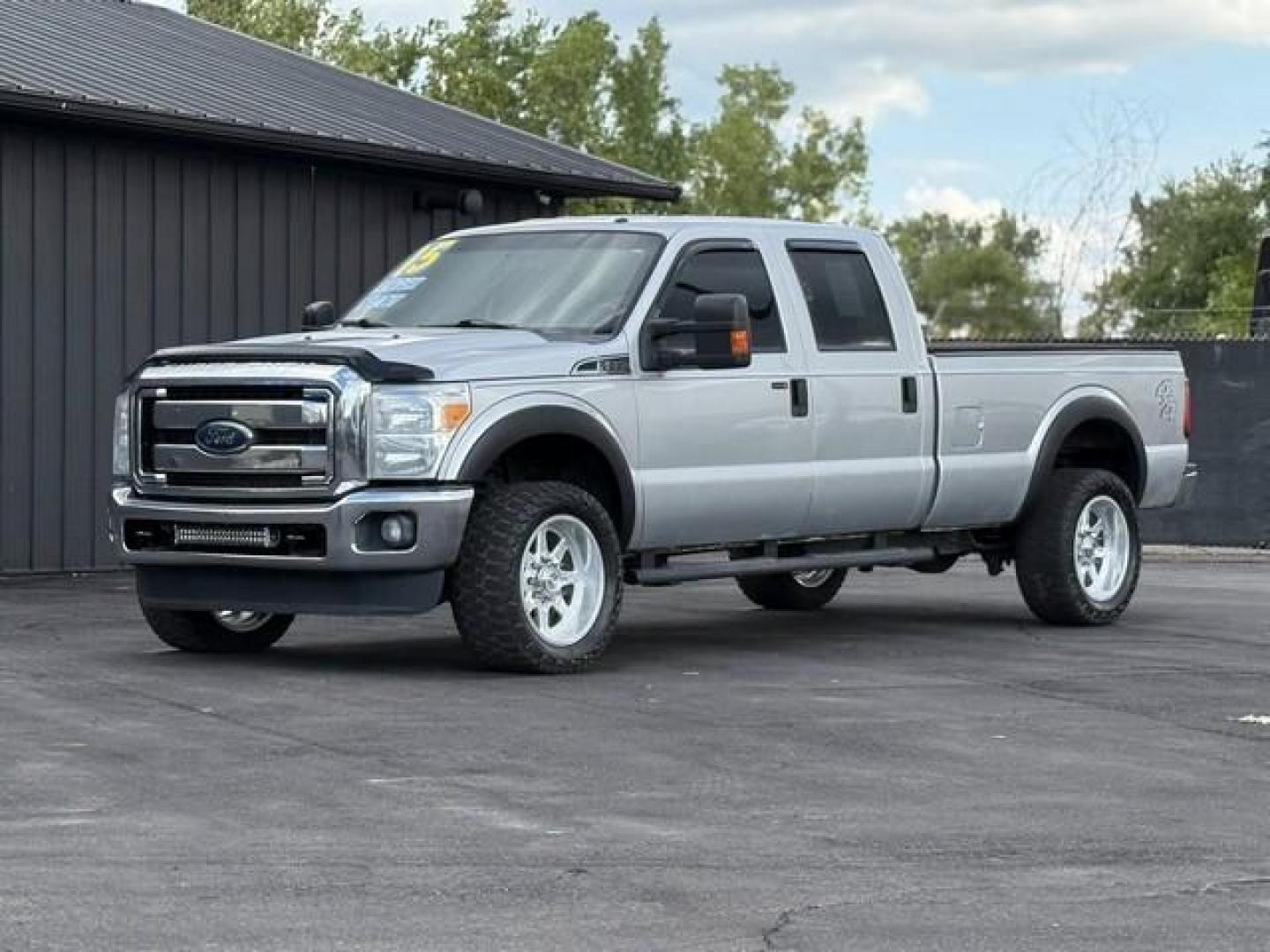 2015 SILVER FORD F-350 SUPER DUTY (1FT8W3B65FE) with an V8,6.2L(379 CID),SOHC engine, AUTOMATIC transmission, located at 14600 Frazho Road, Warren, MI, 48089, (586) 776-3400, 42.485996, -82.974220 - Photo#1