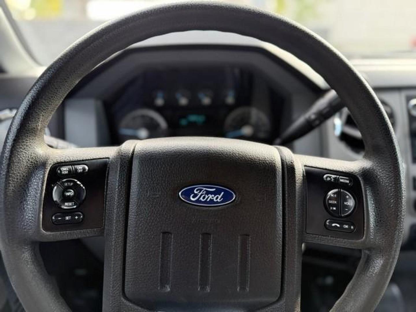 2015 SILVER FORD F-350 SUPER DUTY (1FT8W3B65FE) with an V8,6.2L(379 CID),SOHC engine, AUTOMATIC transmission, located at 14600 Frazho Road, Warren, MI, 48089, (586) 776-3400, 42.485996, -82.974220 - Photo#13