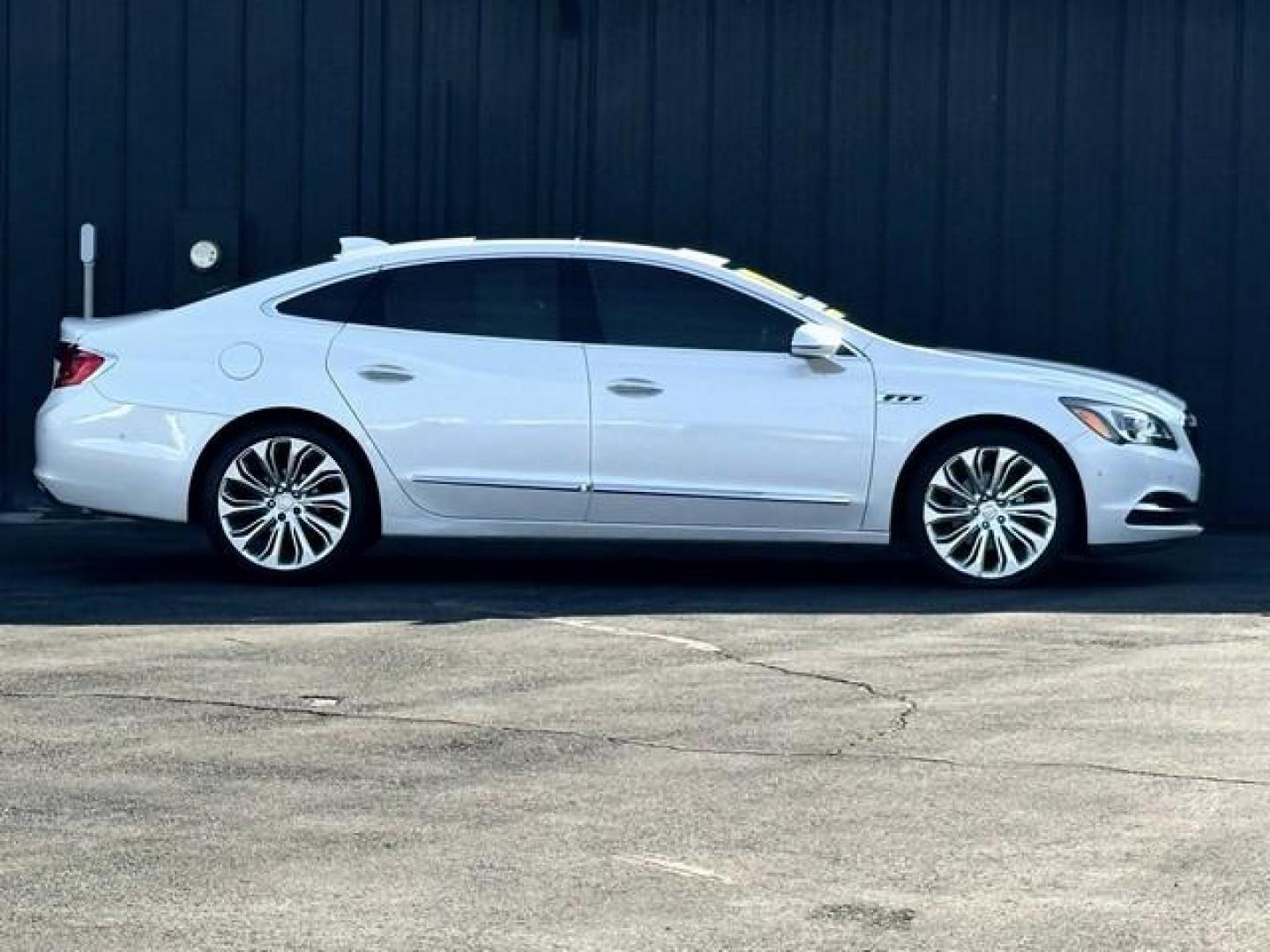 2017 WHITE BUICK LACROSSE (1G4ZR5SSXHU) with an V6,3.6L(222 CID),DOHC engine, AUTOMATIC transmission, located at 14600 Frazho Road, Warren, MI, 48089, (586) 776-3400, 42.485996, -82.974220 - Photo#4
