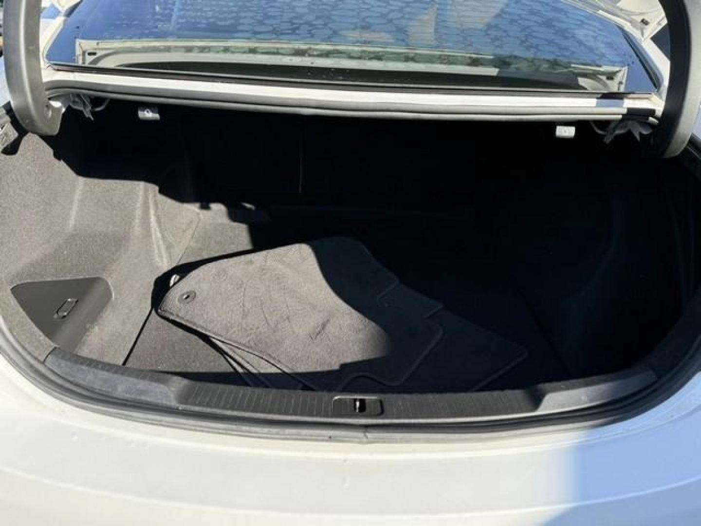 2017 WHITE BUICK LACROSSE (1G4ZR5SSXHU) with an V6,3.6L(222 CID),DOHC engine, AUTOMATIC transmission, located at 14600 Frazho Road, Warren, MI, 48089, (586) 776-3400, 42.485996, -82.974220 - Photo#15