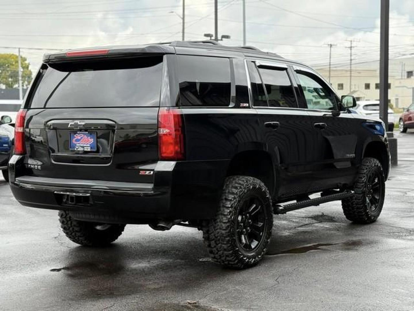 2017 BLACK CHEVROLET TAHOE (1GNSKBKC9HR) with an V8,5.3L(325 CID),OHV engine, AUTOMATIC transmission, located at 14600 Frazho Road, Warren, MI, 48089, (586) 776-3400, 42.485996, -82.974220 - Photo#5