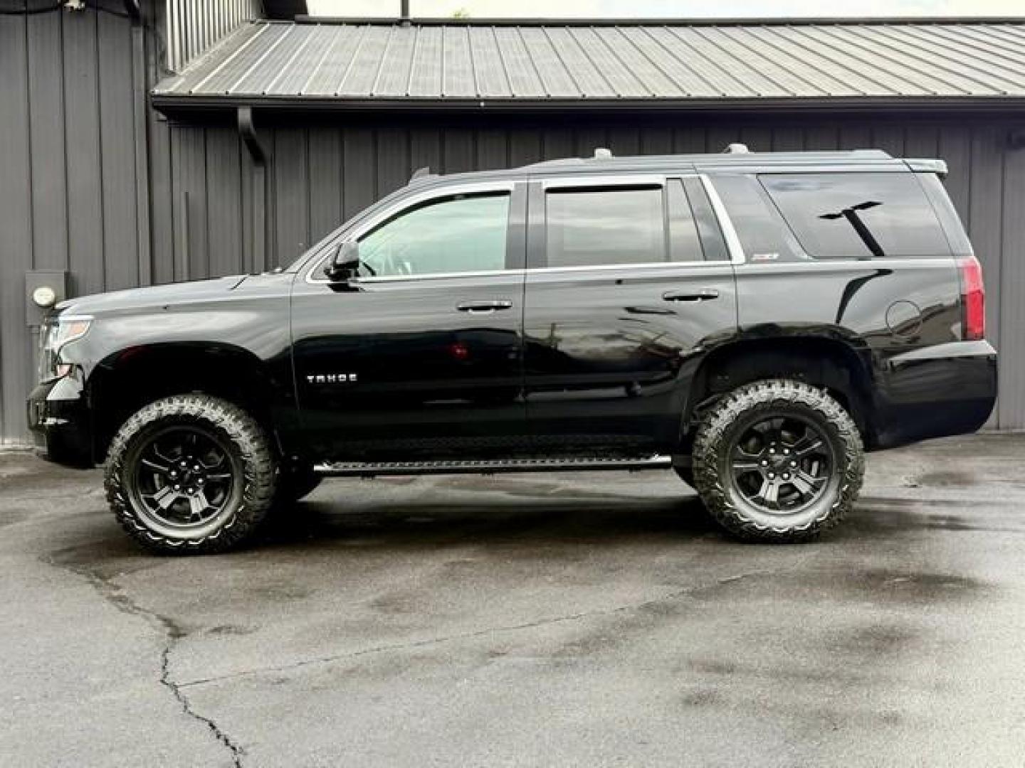 2017 BLACK CHEVROLET TAHOE (1GNSKBKC9HR) with an V8,5.3L(325 CID),OHV engine, AUTOMATIC transmission, located at 14600 Frazho Road, Warren, MI, 48089, (586) 776-3400, 42.485996, -82.974220 - Photo#9