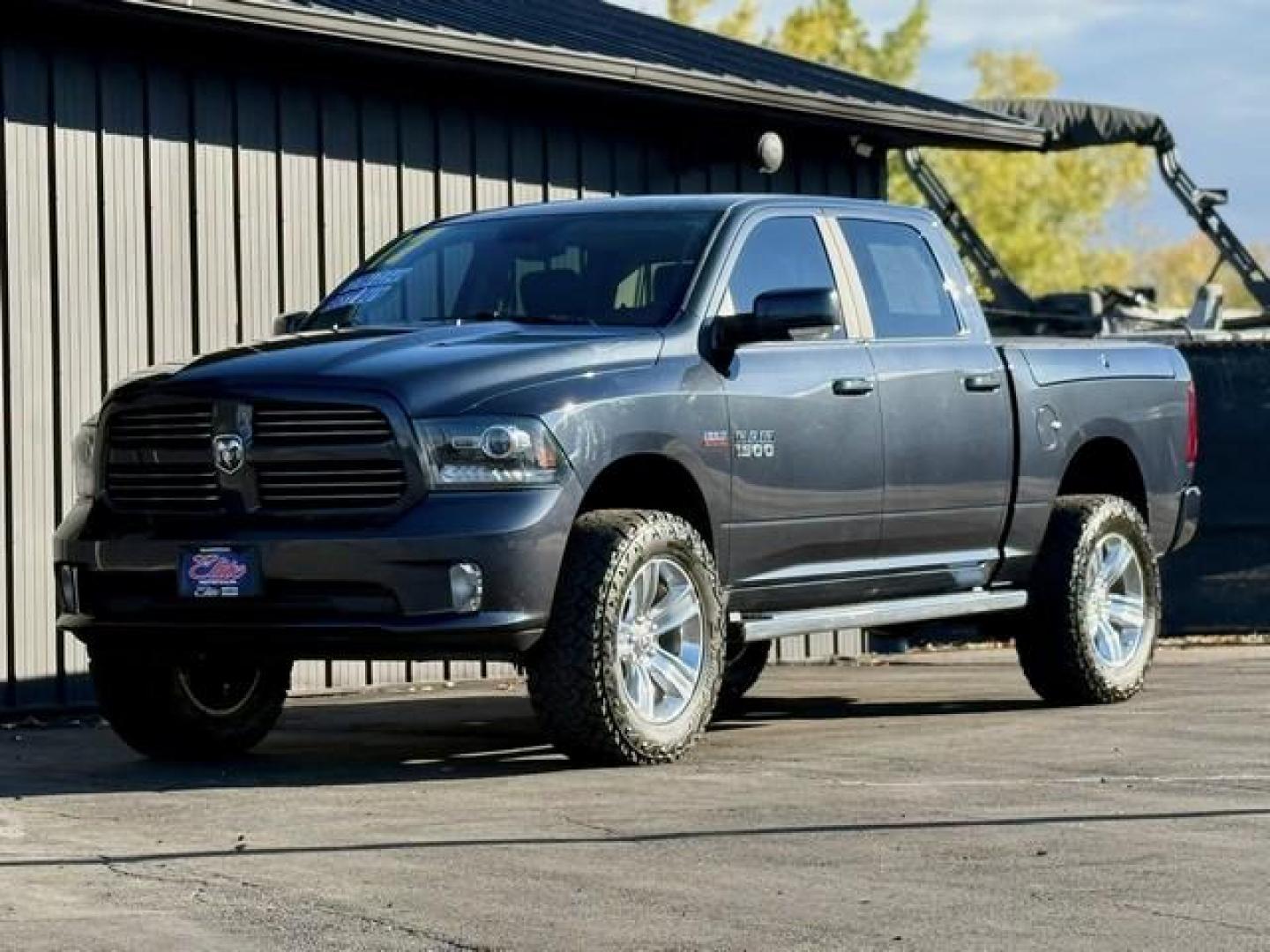 2017 GRAY RAM 1500 (1C6RR7MT6HS) with an V8,5.7L(345 CID),OHV engine, AUTOMATIC transmission, located at 14600 Frazho Road, Warren, MI, 48089, (586) 776-3400, 42.485996, -82.974220 - Photo#1