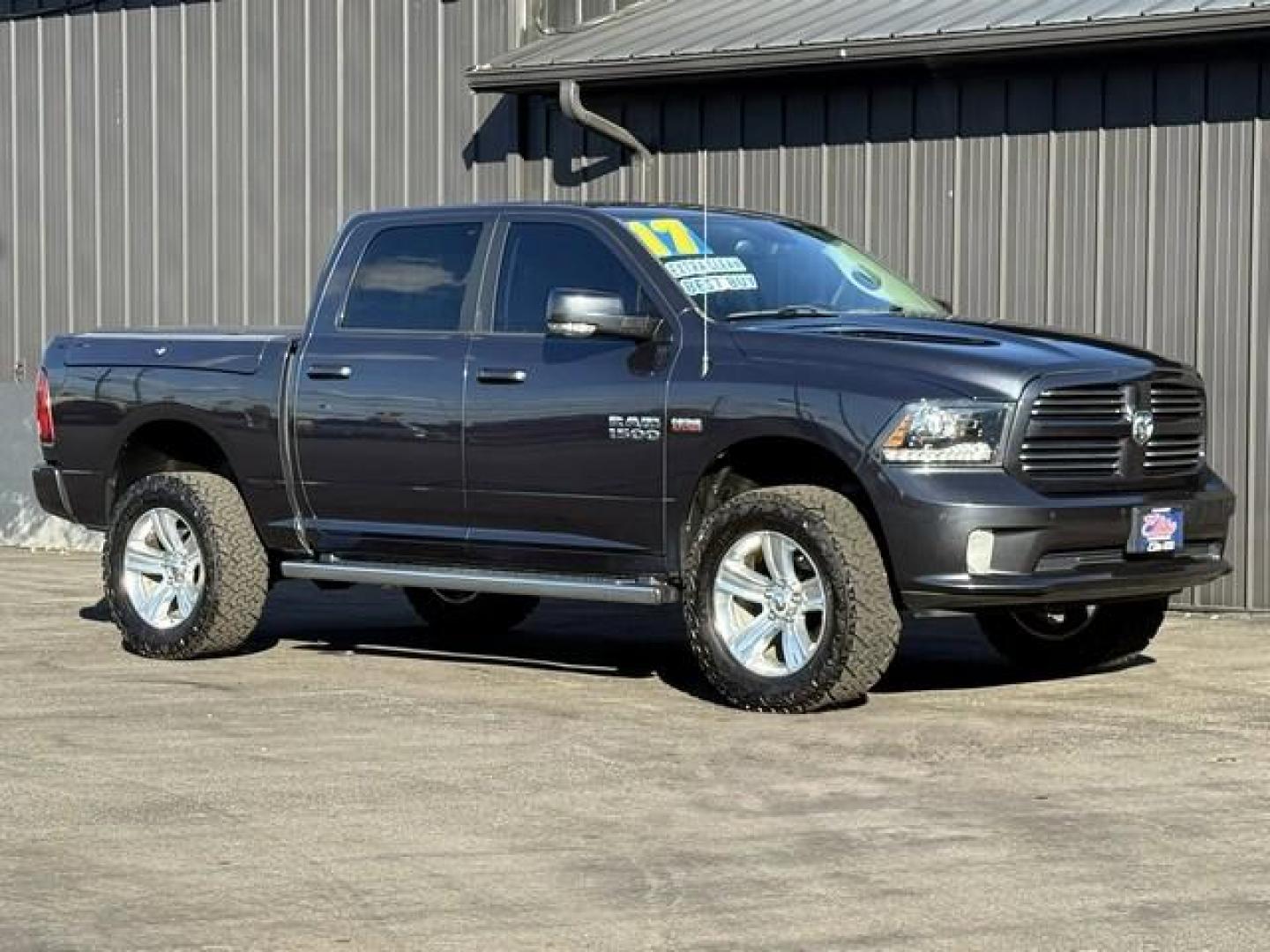 2017 GRAY RAM 1500 (1C6RR7MT6HS) with an V8,5.7L(345 CID),OHV engine, AUTOMATIC transmission, located at 14600 Frazho Road, Warren, MI, 48089, (586) 776-3400, 42.485996, -82.974220 - Photo#3