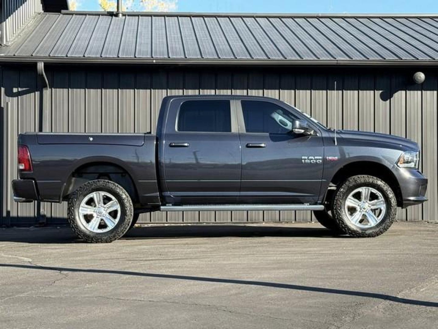 2017 GRAY RAM 1500 (1C6RR7MT6HS) with an V8,5.7L(345 CID),OHV engine, AUTOMATIC transmission, located at 14600 Frazho Road, Warren, MI, 48089, (586) 776-3400, 42.485996, -82.974220 - Photo#4