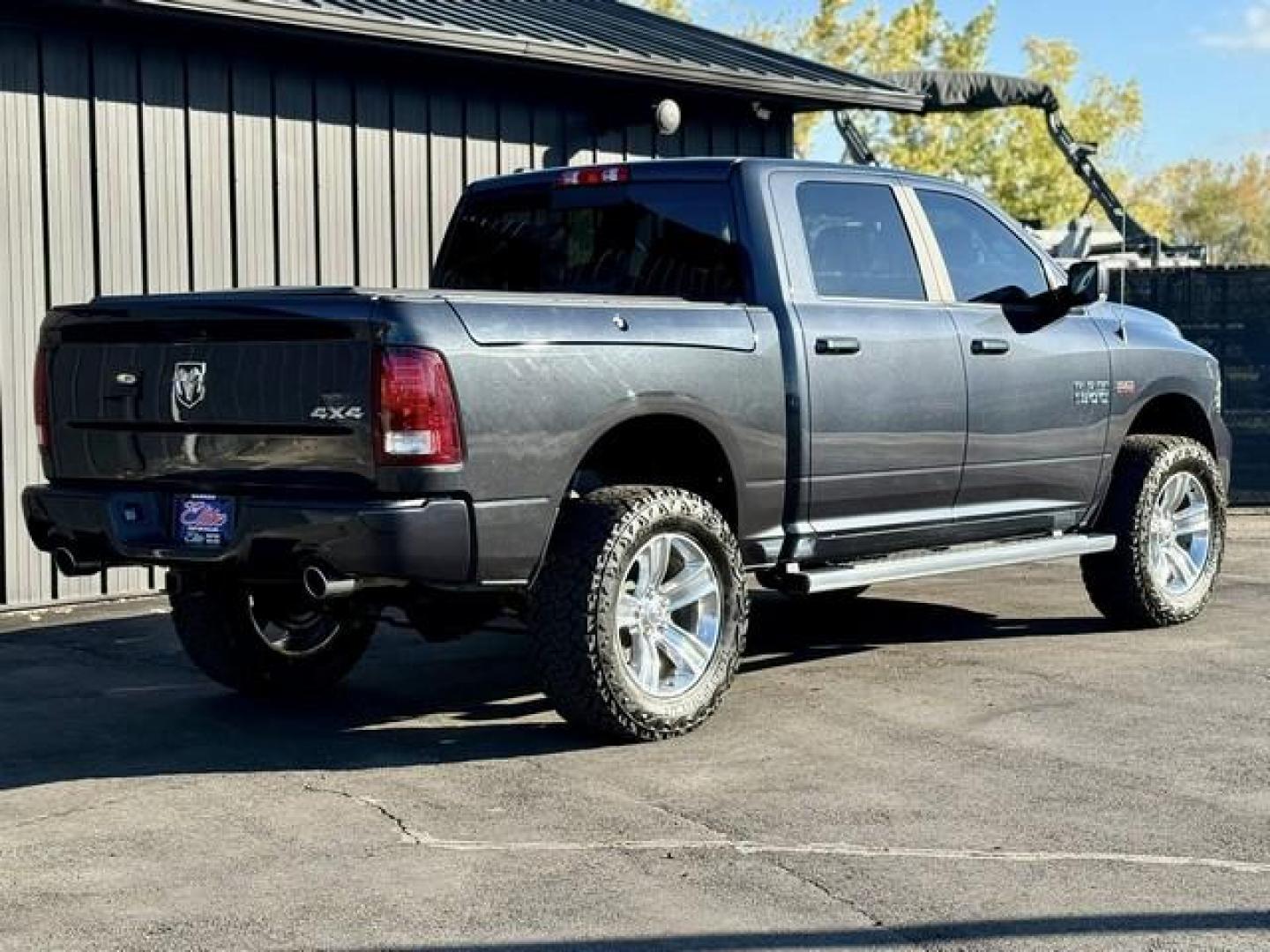 2017 GRAY RAM 1500 (1C6RR7MT6HS) with an V8,5.7L(345 CID),OHV engine, AUTOMATIC transmission, located at 14600 Frazho Road, Warren, MI, 48089, (586) 776-3400, 42.485996, -82.974220 - Photo#7