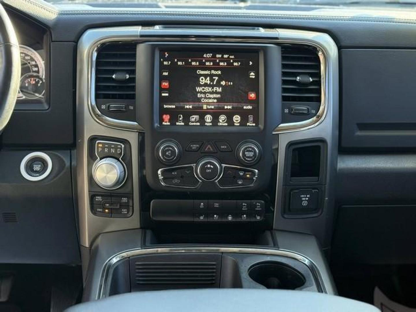 2017 GRAY RAM 1500 (1C6RR7MT6HS) with an V8,5.7L(345 CID),OHV engine, AUTOMATIC transmission, located at 14600 Frazho Road, Warren, MI, 48089, (586) 776-3400, 42.485996, -82.974220 - Photo#17