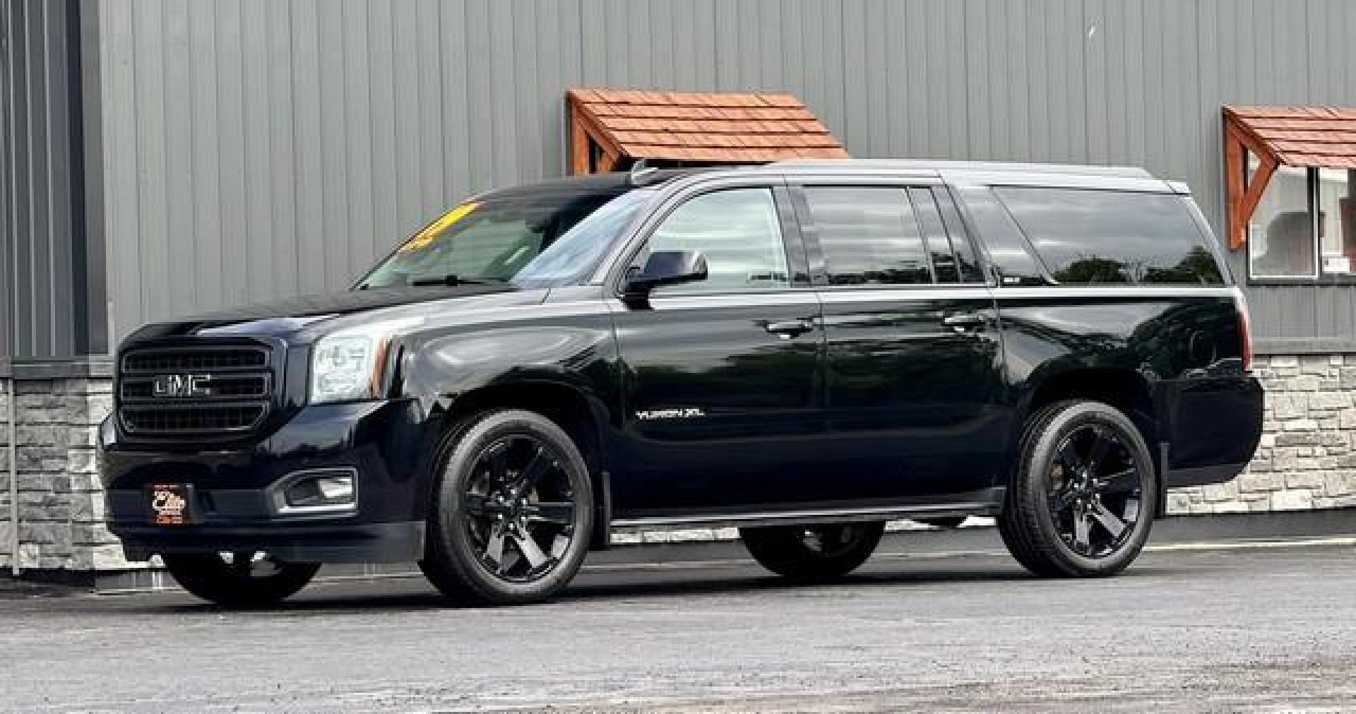 2019 BLACK GMC YUKON XL (1GKS2GKJ5KR) with an V8,( CID), engine, AUTOMATIC transmission, located at 14600 Frazho Road, Warren, MI, 48089, (586) 776-3400, 42.485996, -82.974220 - Photo#2