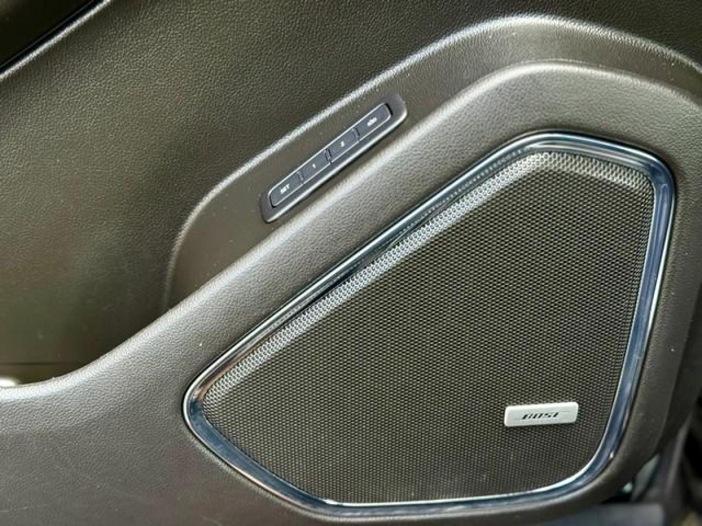 2019 BLACK GMC YUKON XL (1GKS2GKJ5KR) with an V8,( CID), engine, AUTOMATIC transmission, located at 14600 Frazho Road, Warren, MI, 48089, (586) 776-3400, 42.485996, -82.974220 - Photo#14