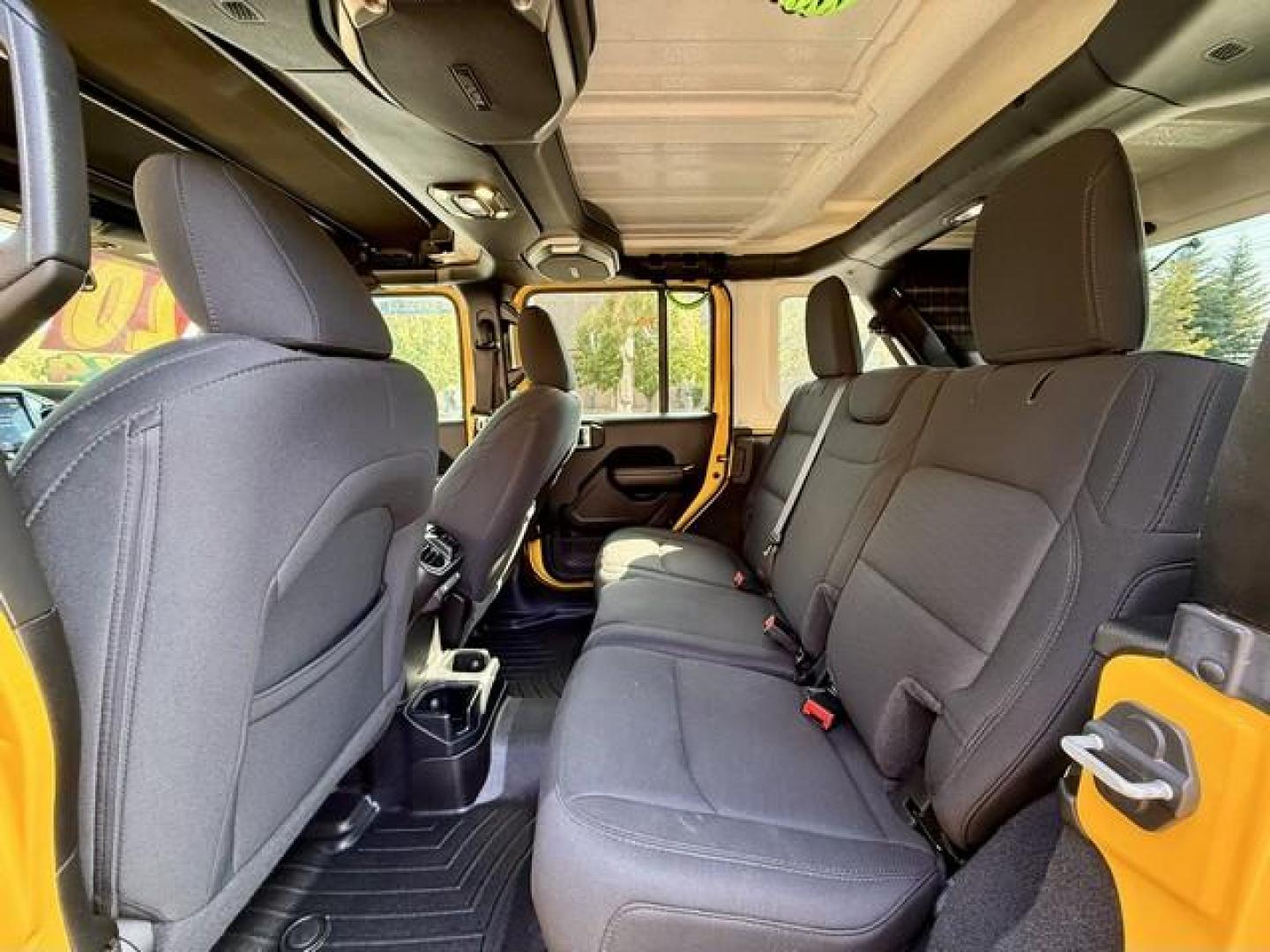 2020 YELLOW JEEP WRANGLER (1C4HJXDN9LW) with an L4,2.0L(122 CID), engine, AUTOMATIC transmission, located at 14600 Frazho Road, Warren, MI, 48089, (586) 776-3400, 42.485996, -82.974220 - Photo#10