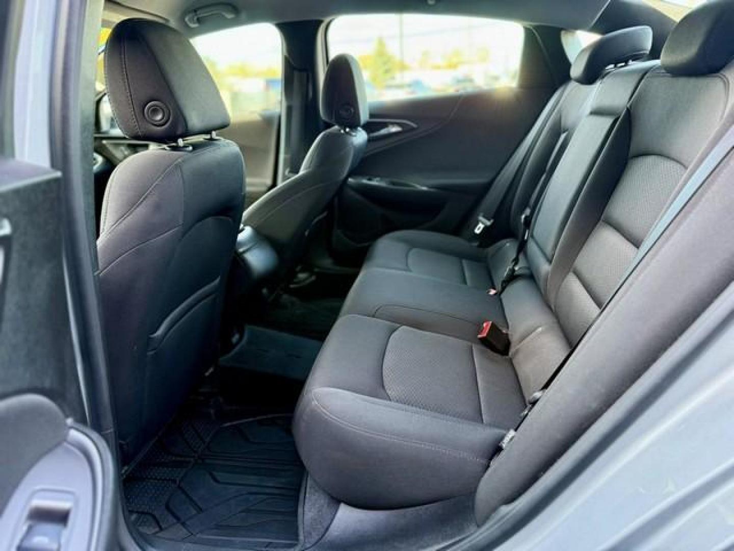 2018 SILVER CHEVROLET MALIBU (1G1ZB5ST3JF) with an L4,1.5L(91 CID),DOHC engine, AUTOMATIC transmission, located at 14600 Frazho Road, Warren, MI, 48089, (586) 776-3400, 42.485996, -82.974220 - Photo#10