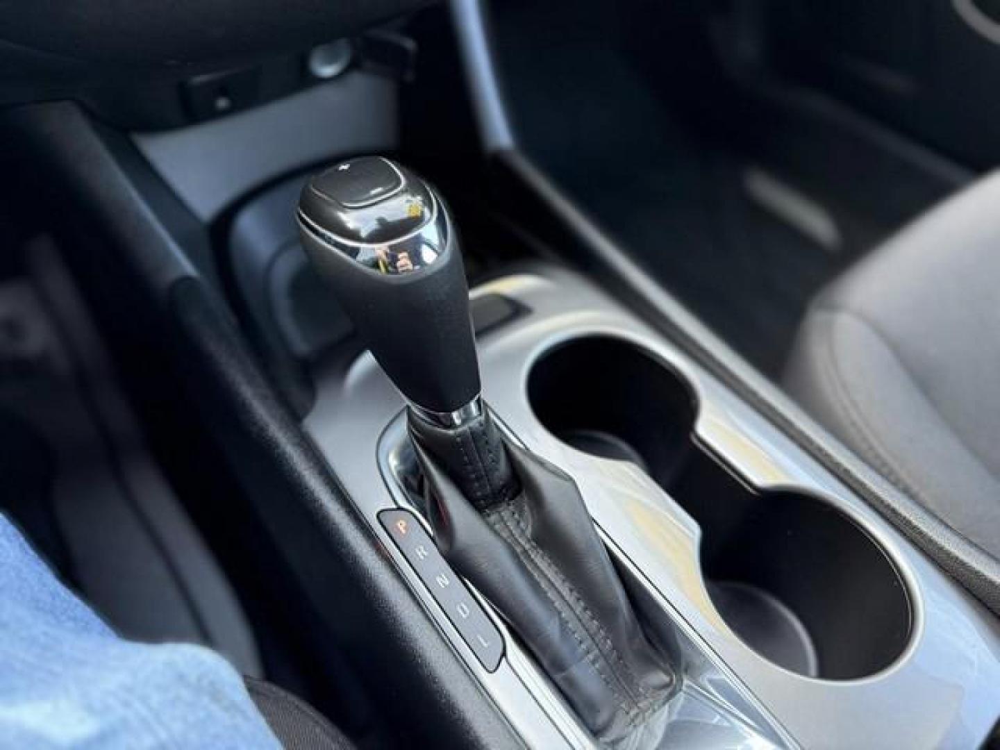 2018 SILVER CHEVROLET MALIBU (1G1ZB5ST3JF) with an L4,1.5L(91 CID),DOHC engine, AUTOMATIC transmission, located at 14600 Frazho Road, Warren, MI, 48089, (586) 776-3400, 42.485996, -82.974220 - Photo#17